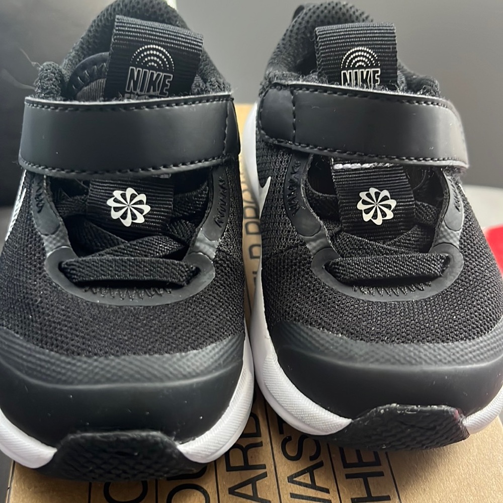 Nike Explor Next Nature..Size 4C